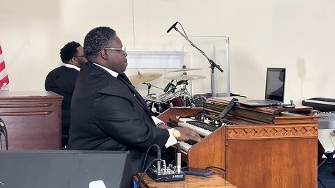 Jamal Bishop Crockett - on organ 🎹🎶🎵🔥