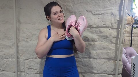 Women's Lightweight Cushioned Sneakers – Breathable, Non-Slip, All-Day Comfort.