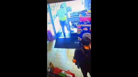 Man Hides Snack Pies Under Jacket,Claims “I Was Going to Pay”After Caught #crime #viral #thief #japd