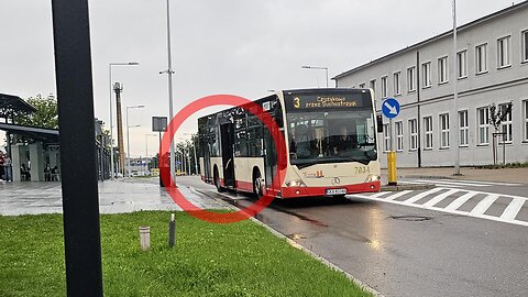 Ruszył z otwartymi drzwiami