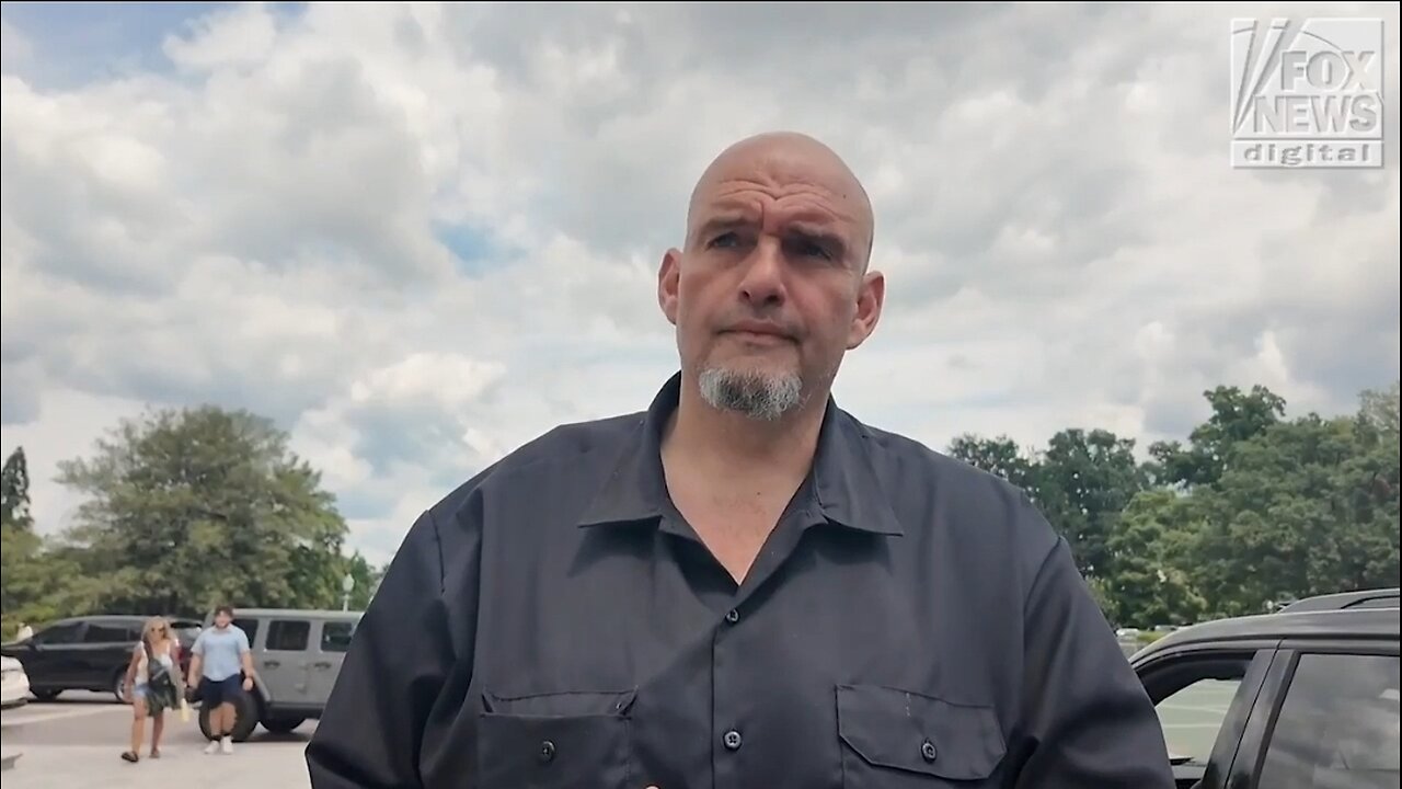 Sen Fetterman Backs Trump’s $200M White House Ballroom Plan