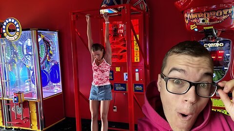 How Long Can She Hold On? || Arcade Games