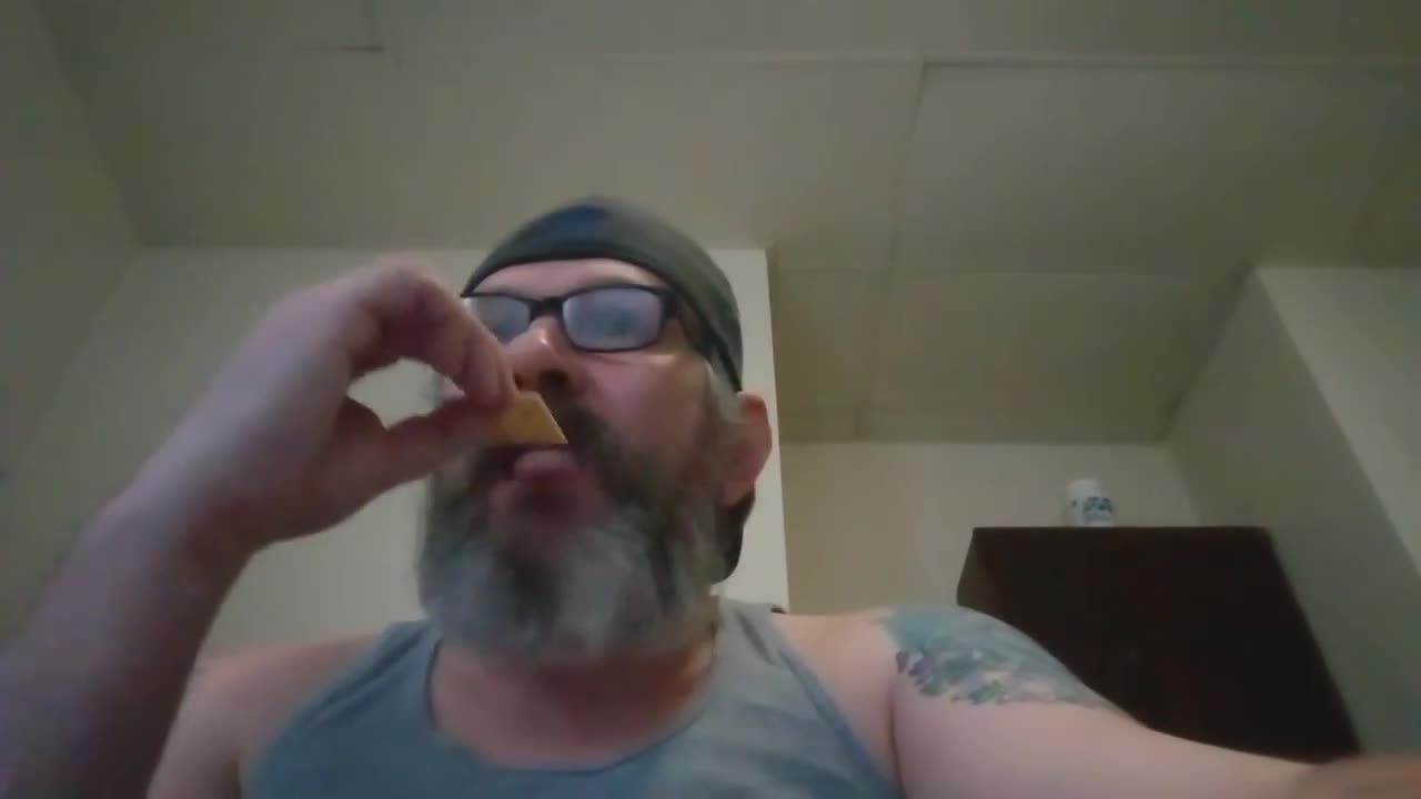 WATCH ME EAT SALTINE CRACKERS