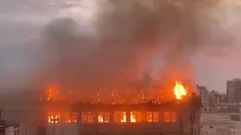Massive fire breaks out at Marista Santa Maria College in Brazil