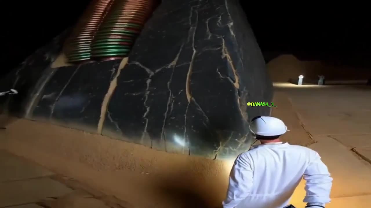EXPLORING NEWLY DISCOVERED STRUCTURES BENEATH THE PYRAMID OF KHAFRE