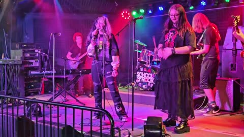 Angel singing 1 (on left)