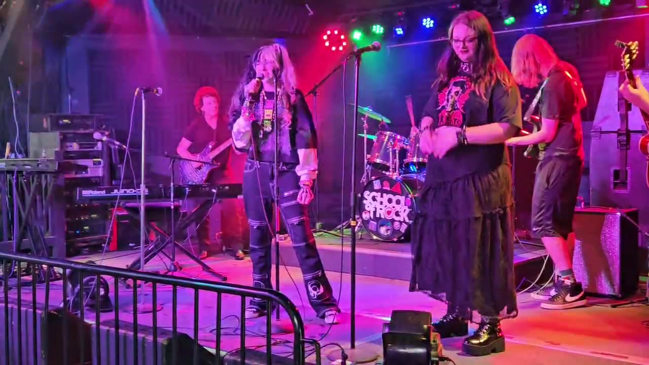 Angel singing 1 (on left)