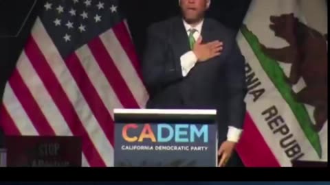 Cory Booker giving a N*zi salute to 4,000 delegates from the CA Democrat Party