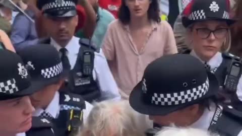 Over 20 British police officers, some of them wearing hijabs, arrested two 90 year old women.