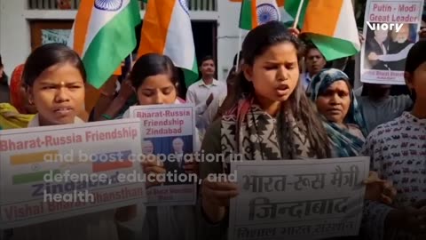 Locals in Varanasi celebrate Russia-India friendship with traditional rituals