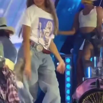 Blue Ivy maybe the manager but Bey is still the Momma!!! 👌🏾