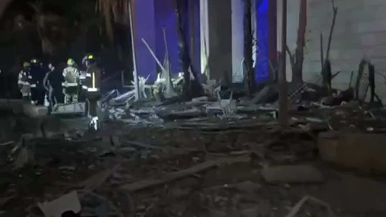 Another scene of one of the falls. Report of an educational building that collapsed without injuries