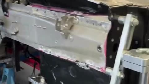 Aluminum body repair Porsche GT RS2 on a Celette Sevenne frame machine and Universal jig set.