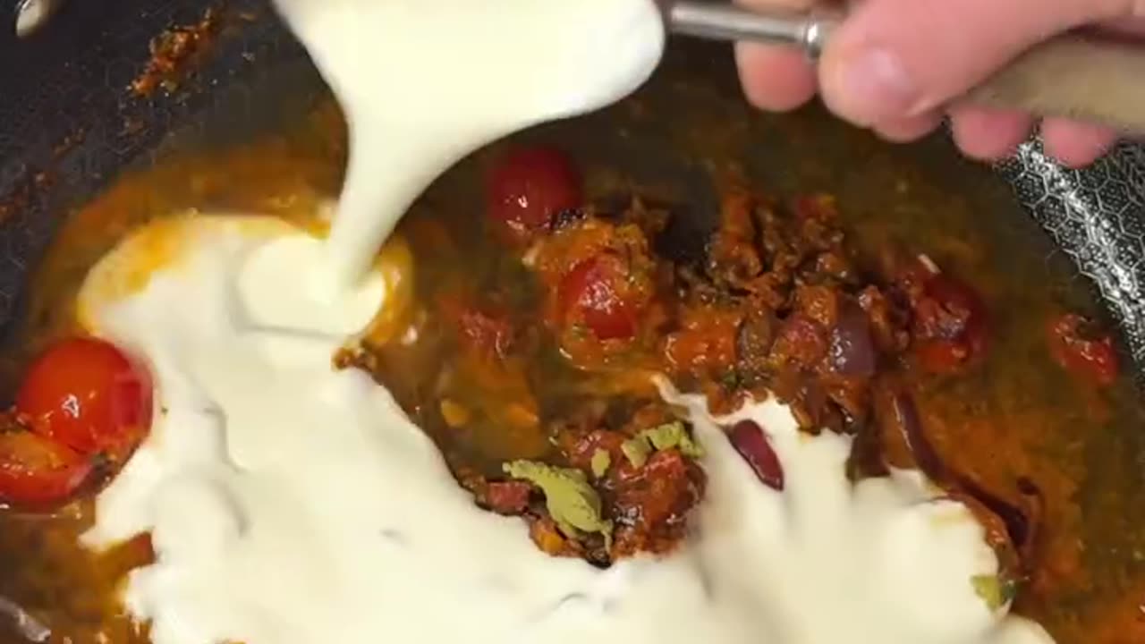 Caramelized Onion & Chilli Creamy Chicken | Rich, Spicy & Irresistible!