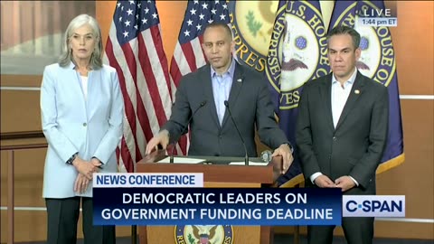 Hakeem Jeffries Really Didn't Want To Talk About Chuck Schumer At His Latest Press Briefing