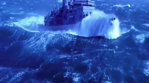 Scary ocean 🌊 last scene will Shocked you | NEWS24