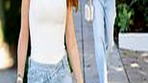 Chloe Sims Looks Stylish in a Busty Fitted Top as