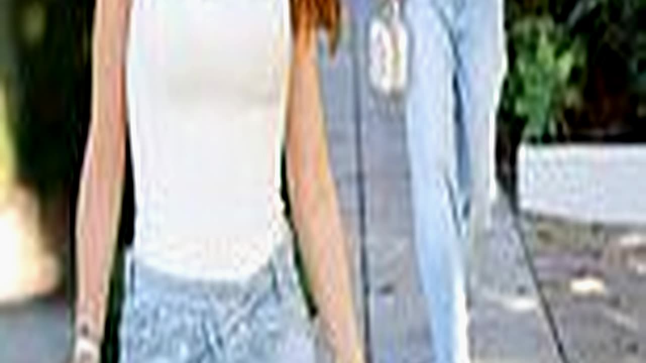 Chloe Sims Looks Stylish in a Busty Fitted Top as