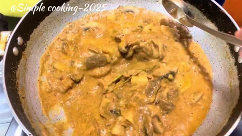 🍄 Mushroom Potato Gravy Recipe | Easy Veg Curry for Roti, Rice & Chapati