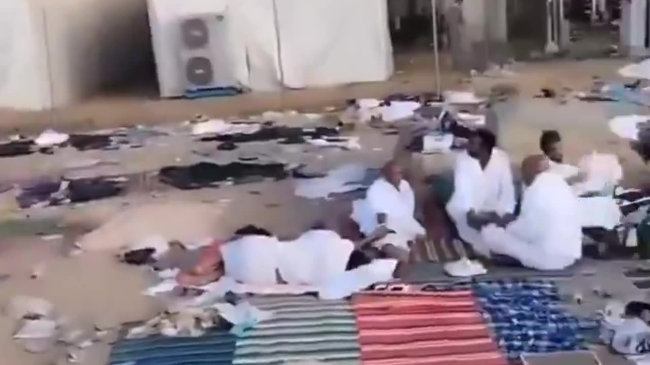 Mecca, a holy place for Muslims, does not appear very clean.
