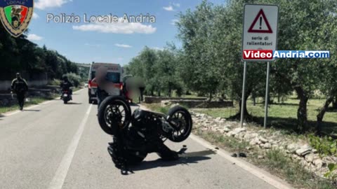 Andria: violento schianto tra moto e auto con a bordo anziani sulla strada per Castel del Monte