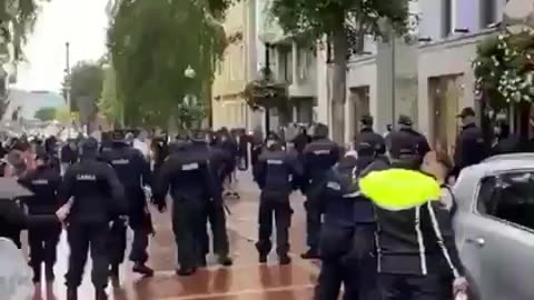 The Irish Government and Police Force are rapidly losing control of Major Cities