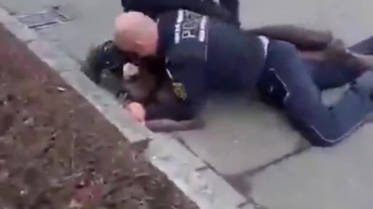 African asylum seeker in Germany prays to Allah in street without clothes then attacks German