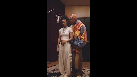 💥NLE Choppa plants a kiss on fiancée Erica Raven moments before her debut studio session