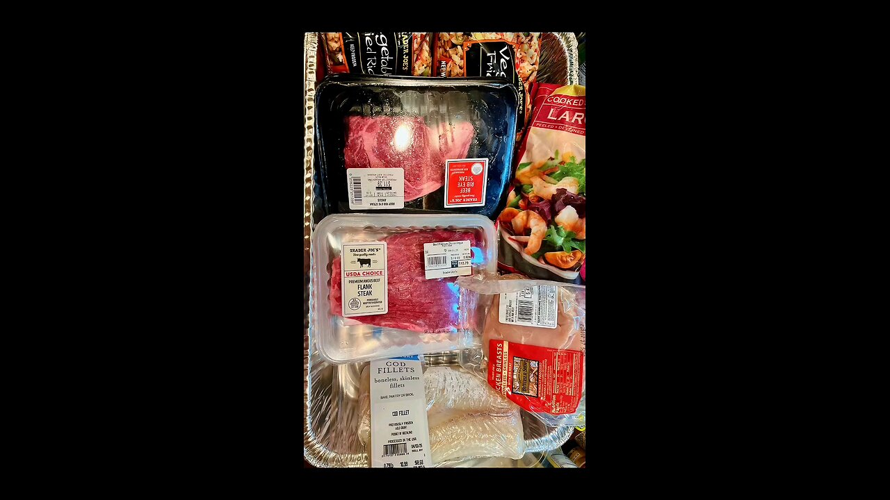 Surf and turf fried rice 🐄 x2, 🐔 x1, 🐟 x1, 🍤 x1, 🍚 x1.#fyp #simplerecipes #easyrecipes