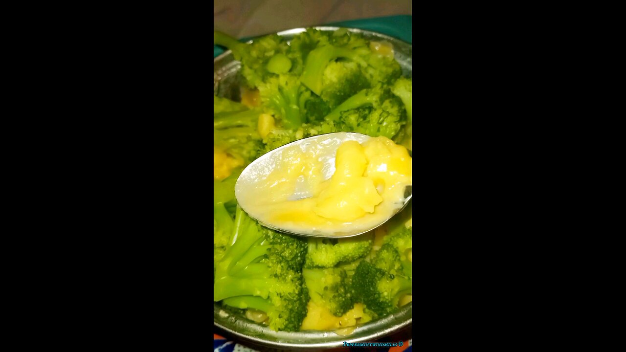 ASMR||•Mukbang• Broccoli 🥦 Macaroni and cheese 🧀 (Come eat dinner 🍽️ with us!)
