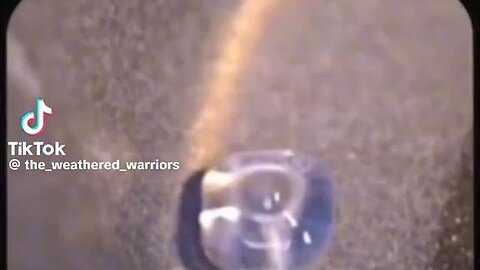 "Experience the Transformation: Water Droplet's Reaction to 432HZ Healing Frequency"