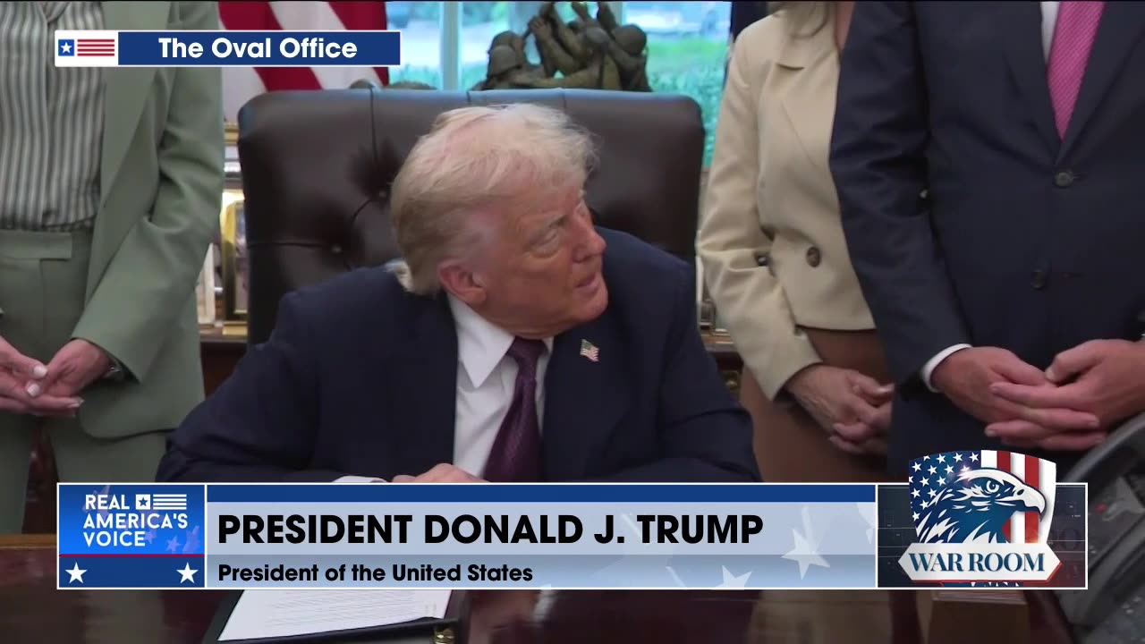 President Trump Signs Memorandum Directing National Guard, ICE To Memphis, Tennessee