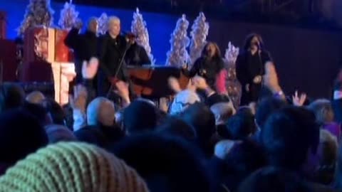 Annie Lennox - God Rest Ye Merry, Gentlemen = Christmas In Rockefeller