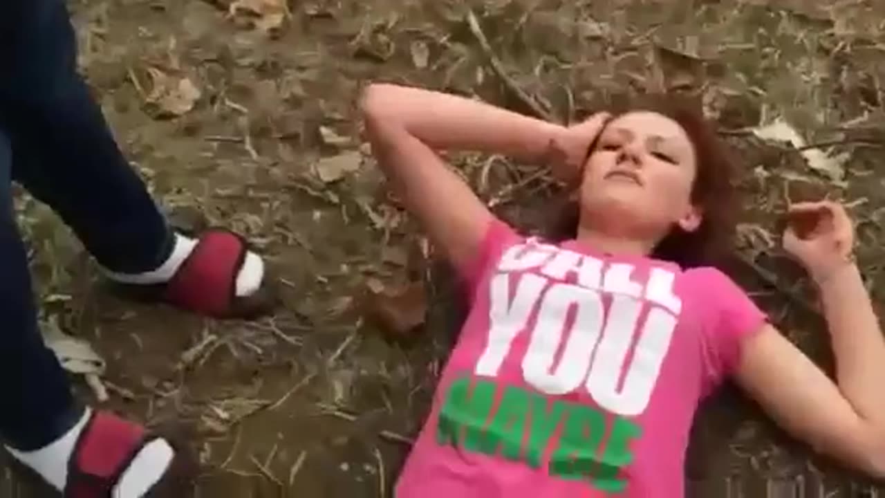 Teen Girl Hit With Shovel (Full Original Video, 2014)