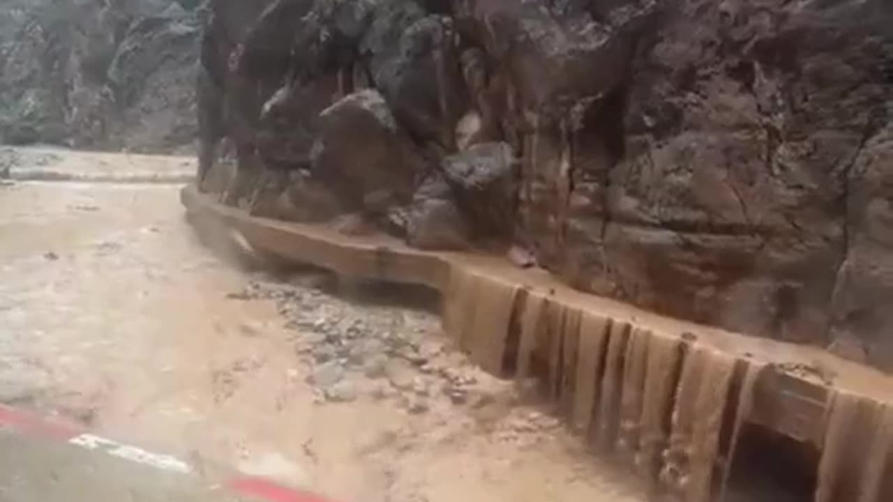 Floods in the Sahara Desert? Climate change or shifting weather patterns? 🌧️🌵 #SaharaFloods