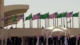 🚨🔥JUST IN: President Trump arrives in Riyadh, Saudi Arabia 🇺🇸🇸🇦