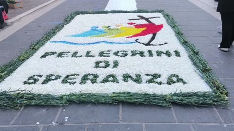 In Puglia tappeti di fiori per "Candela in Fiore 2025" con l'anno giubilare e i supereroi Marvel