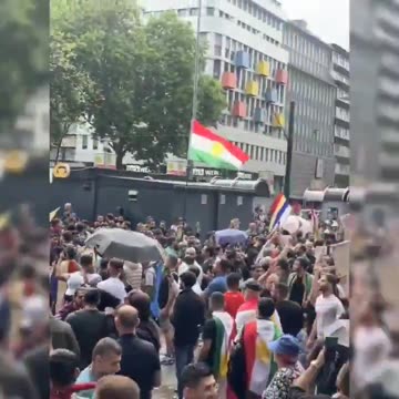 🇩🇪 Protestors in Germany: On one side, Turks, Syrians, and Palestinians. On the other: Kurds, Druze, and Jews.