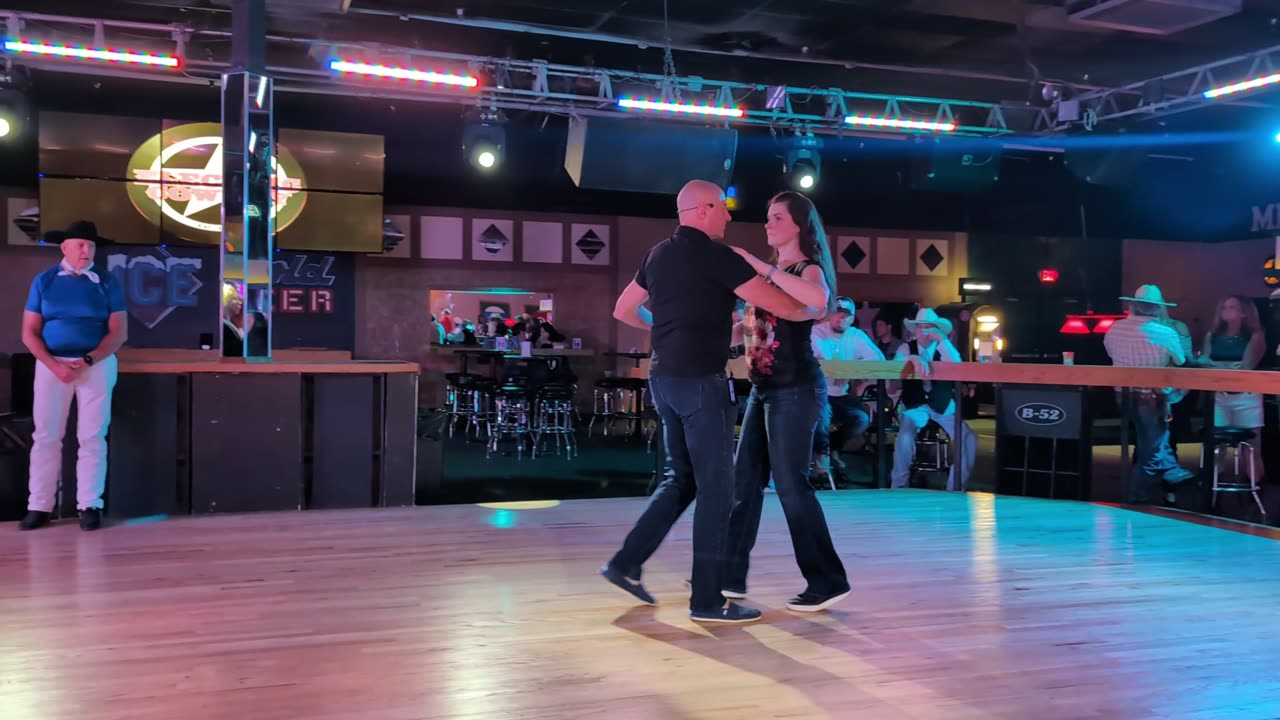 Progressive Double Two Step @ Electric Cowboy with Wes Neese 20250328 202916026