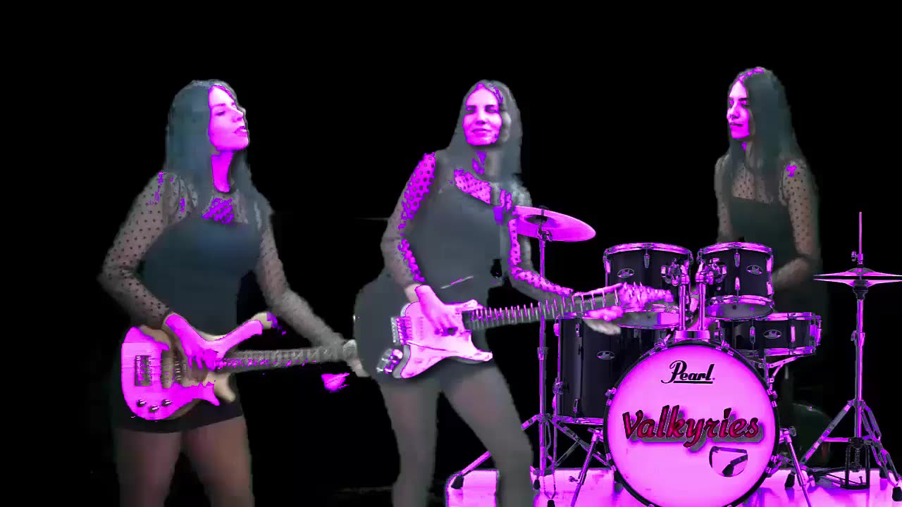 Valkyries performs "can't stand loosing you"