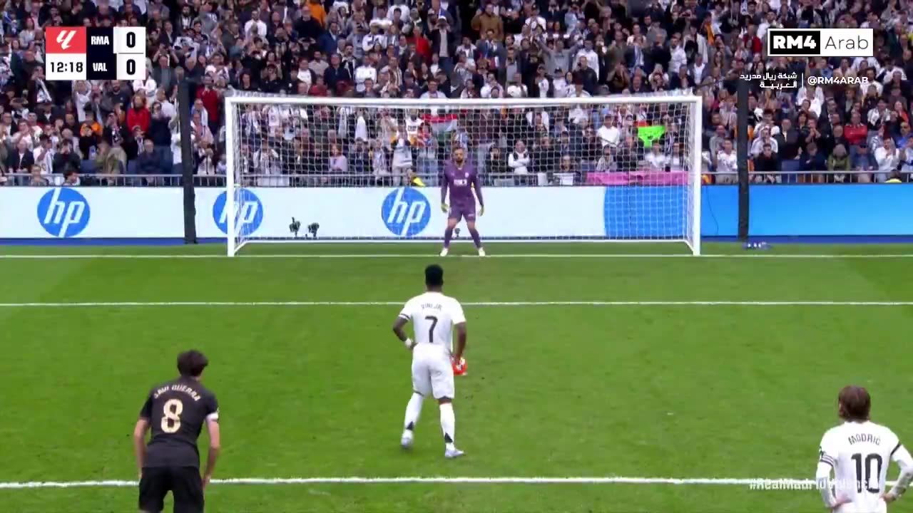 Vinicius Jr missed a penalty again.