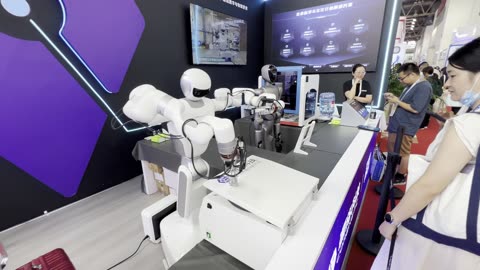 第一次与机器人同框