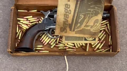 单动转轮手枪 #国外合法拍摄国内请勿模仿 #武器科普 #实弹射击 #男人减速带 #靶场射击