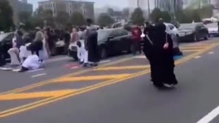 Somalians shutting down roads to pray in Philadelphia