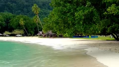 Champagne beach