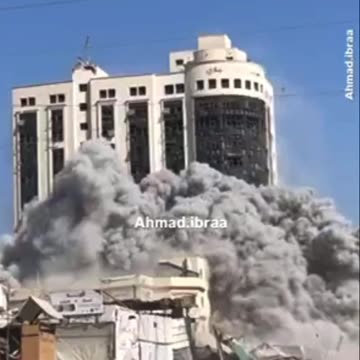 🇮🇱/🇵🇸 NEW: Israel just bombed and totally flattened the Al-Roya residential tower in Gaza City