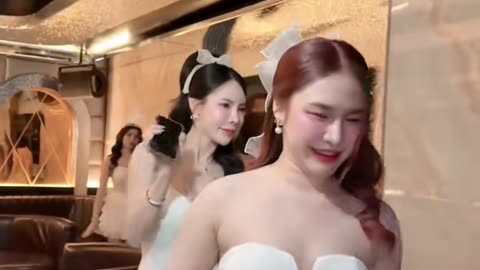 Chill Dance by Thai Girl | Relax & Enjoy the Vibe