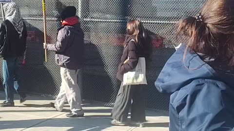 New Yorkers demand the release of Venezuelan president, Nicolás Maduro and his wife.