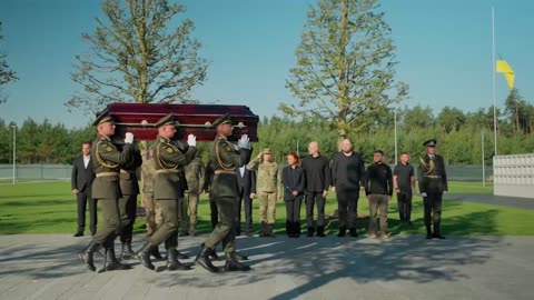 🕯️🇺🇦 The first burial took place in Kyiv at the National Military Memorial Cemetery