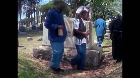 THUG LIFE - POUR OUT A LITTLE LIQUOR ( OFFICIAL MUSIC VIDEO )